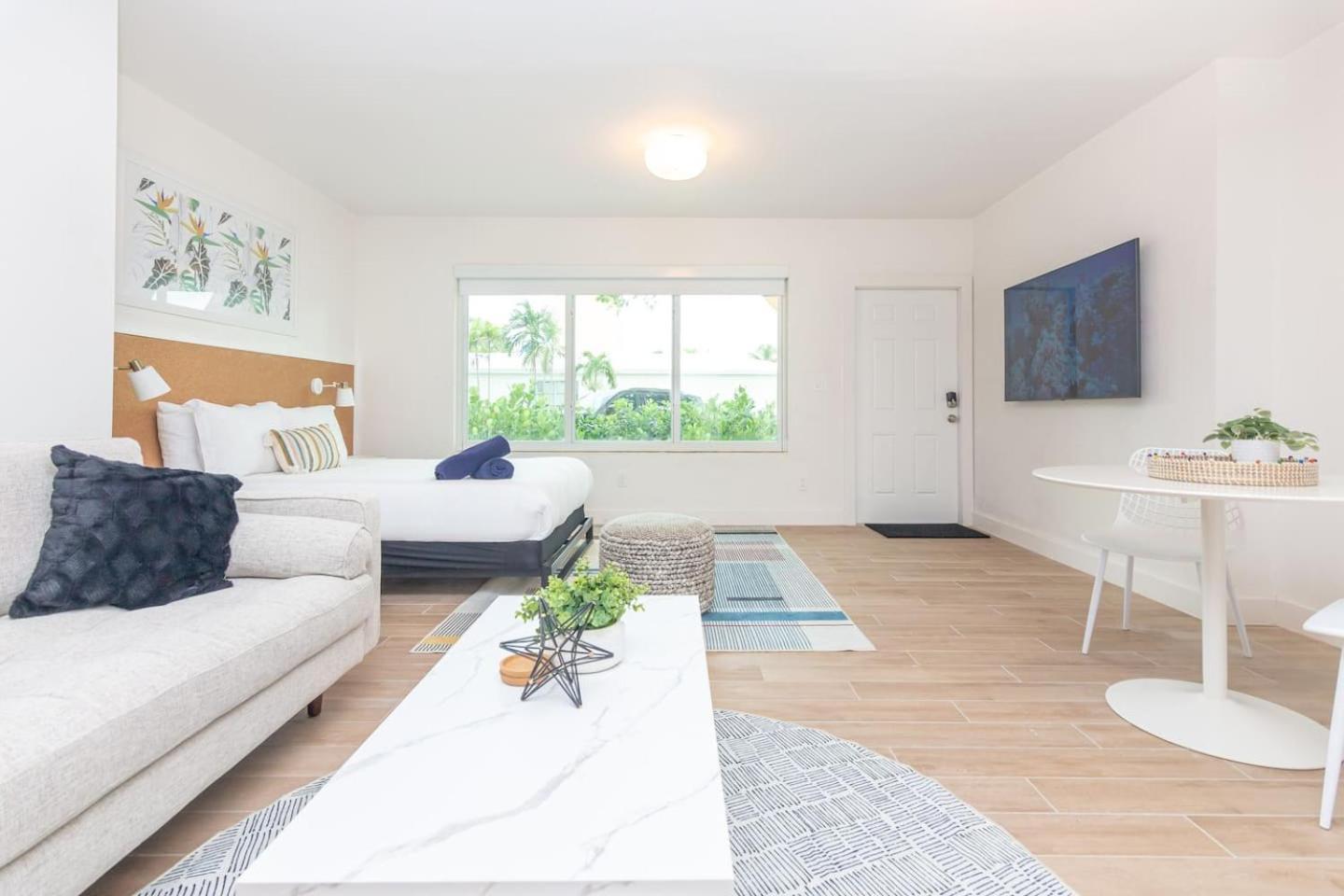 Large Stylish Studio Apartment In El Portal #3 ไมอามี ภายนอก รูปภาพ