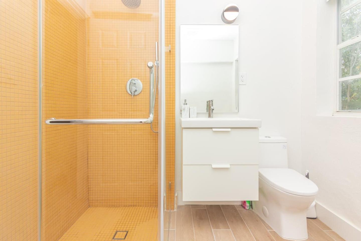 Large Stylish Studio Apartment In El Portal #3 ไมอามี ภายนอก รูปภาพ